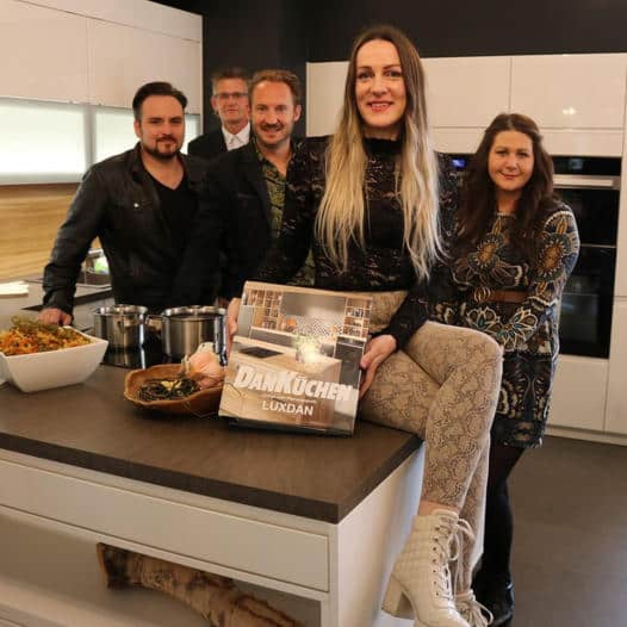 dan-kuechen-studio-moebeltraum-eberndorf-bad-st-leonhard-gruppenfoto